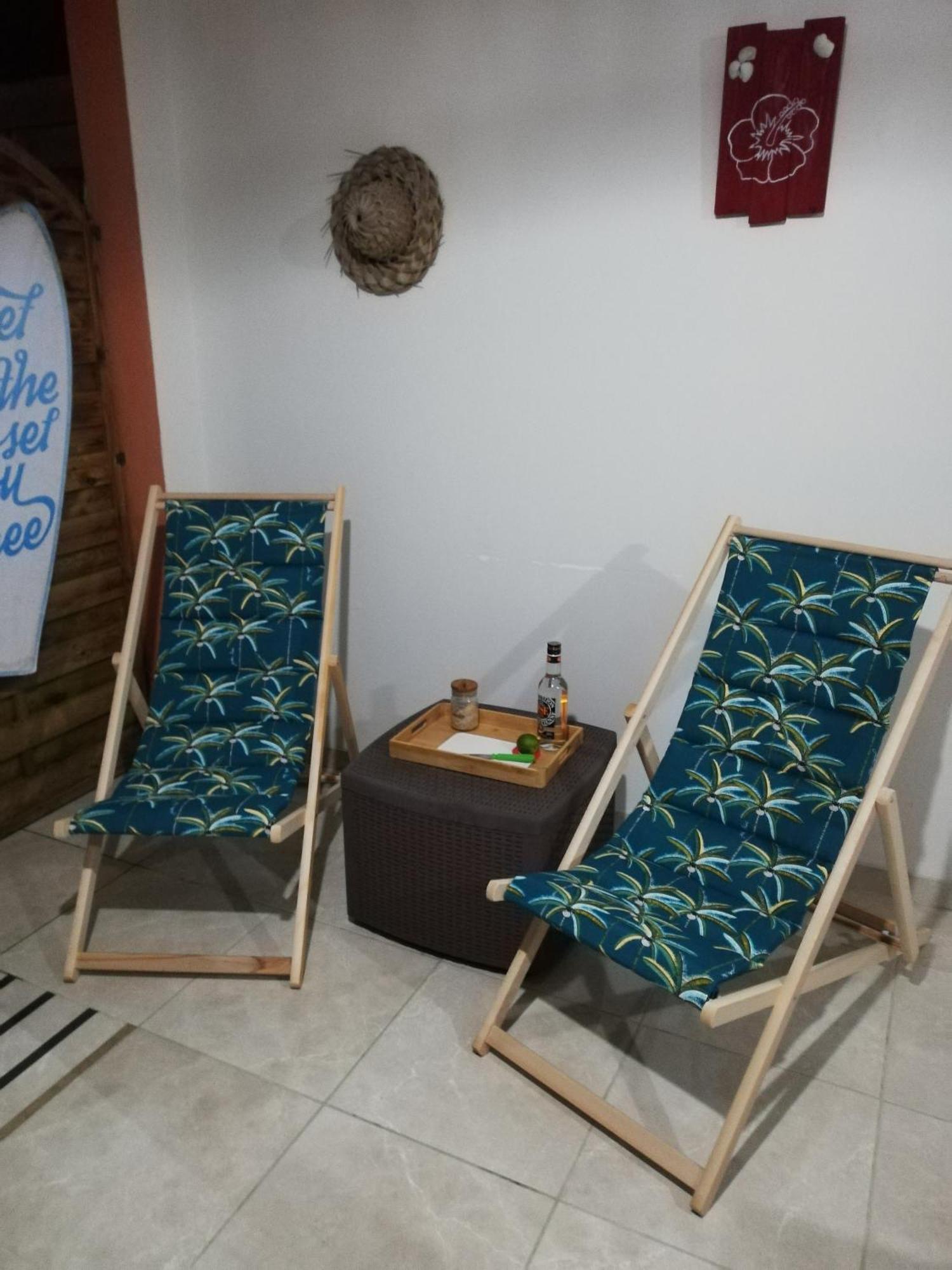 Ti' Papaye Anse A L'Ane Apartment เลส์ทรัวส์-ซีเลต์ ภายนอก รูปภาพ